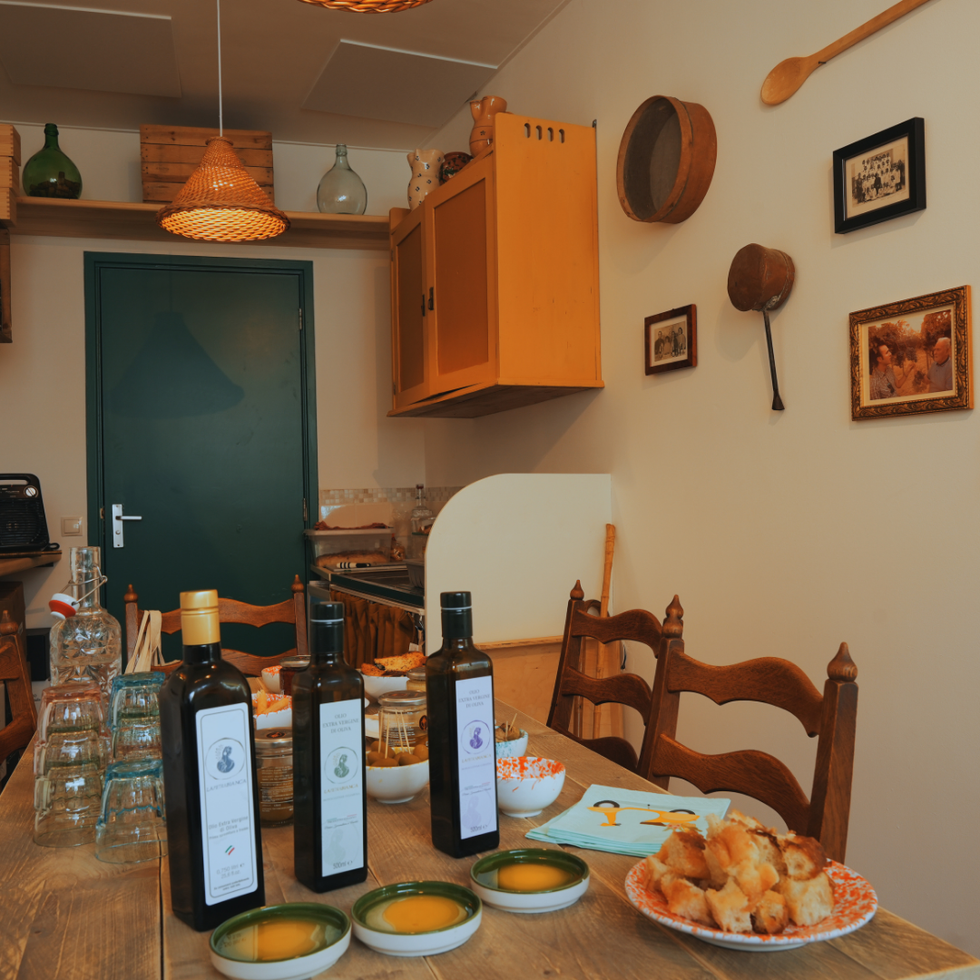 Extra virgin olive oil tasting table at Casa Parente Utrecht